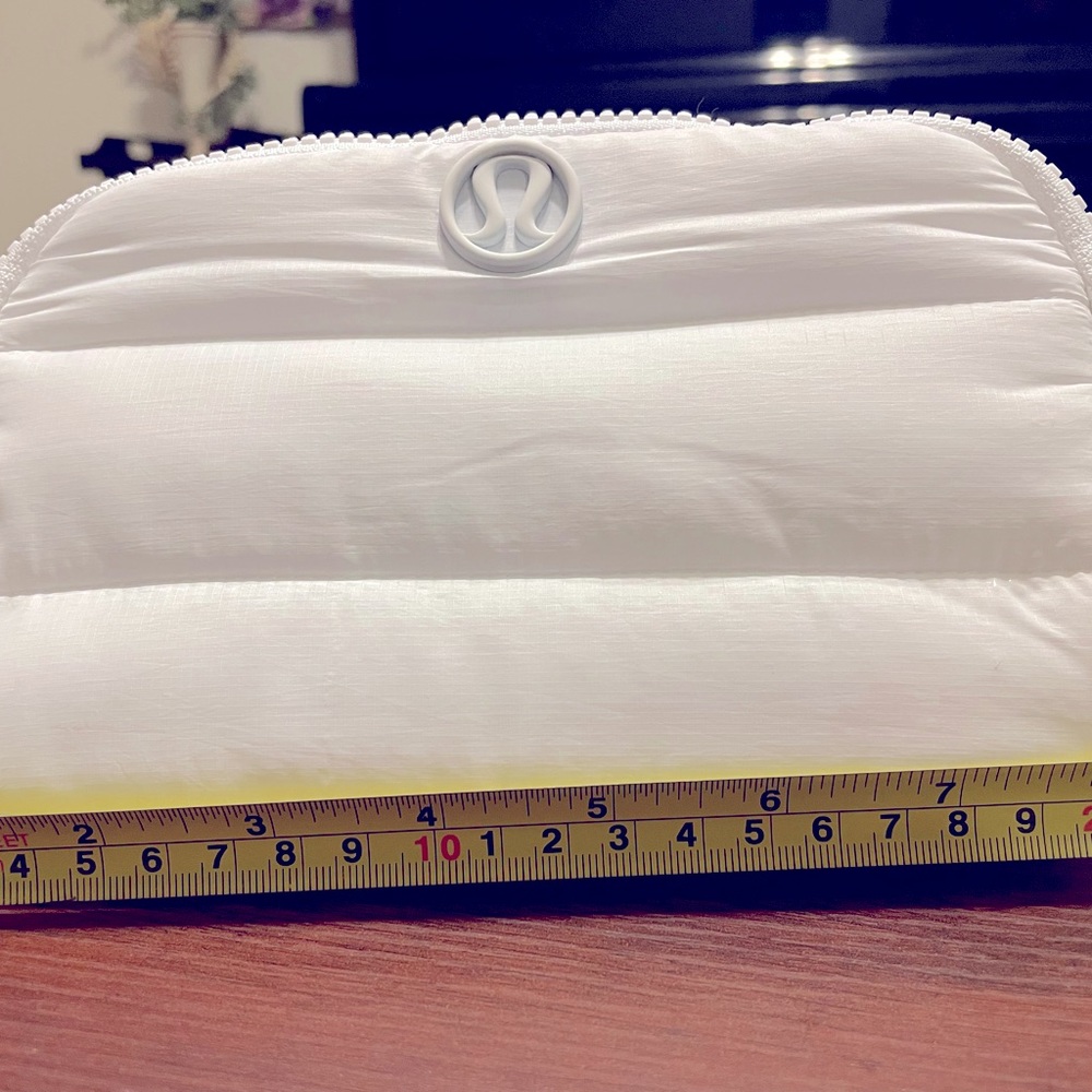 Lululemon Everywhere Belt Bag *Wunder Puff -